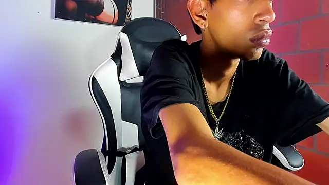 briamhoconor xh online show from 03/20/26, 01:39