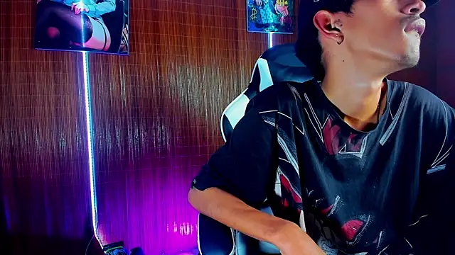 Snapshot of briamhoconor_xh chatting on 02/07/26, 04:09 briamhoconor xh online show from 02/07/26, 04:09