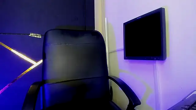 Kylie Moan online show from 11/30/25, 06:30