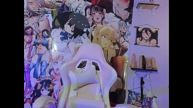 Kylie Moan online show from 10/12/25, 04:36