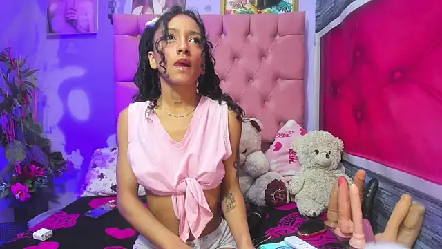 Kylie Moan online show from 11/04/25, 04:27