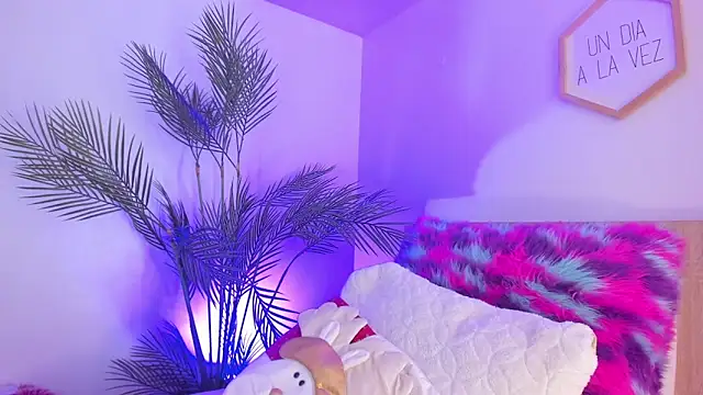 Hadid Jimenez  online show from 11/12/25, 07:40