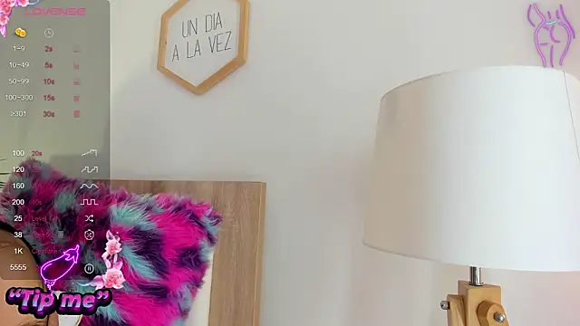 Hadid Jimenez  online show from 11/20/25, 06:41