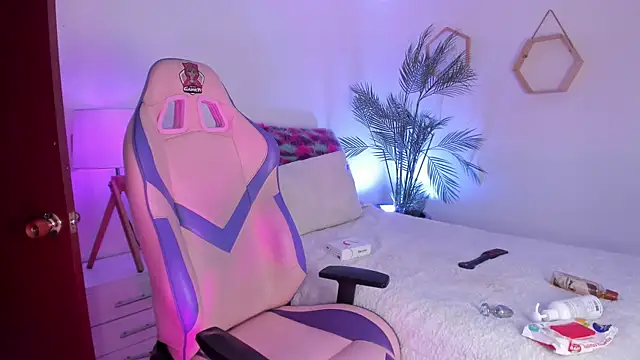 Hadid Jimenez  online show from 04/10/26, 09:00