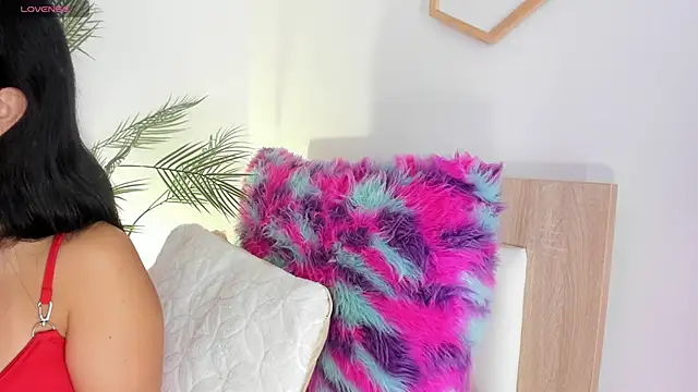 Hadid Jimenez  online show from 11/21/25, 07:46