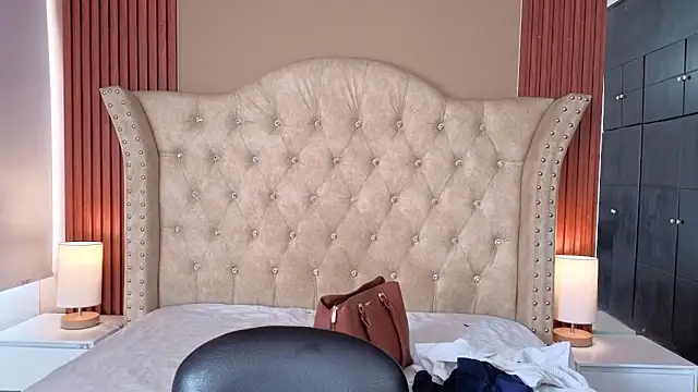 SofiaDelicia online show from 11/17/25, 04:22