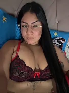 Snapshot of julianamascarada chatting on 11/26/25, 12:38 julianamascarada online show from 11/26/25, 12:38