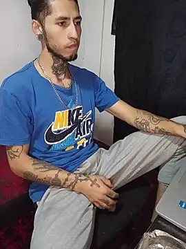 Snapshot of Tattoboy19cm chatting on 05/17/26, 03:17 Tattoboy19cm online show from 05/17/26, 03:17