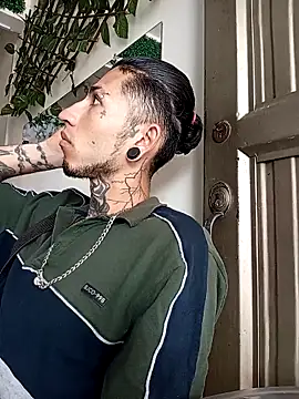 Snapshot of Tattoboy19cm chatting on 05/02/26, 03:28 Tattoboy19cm online show from 05/02/26, 03:28
