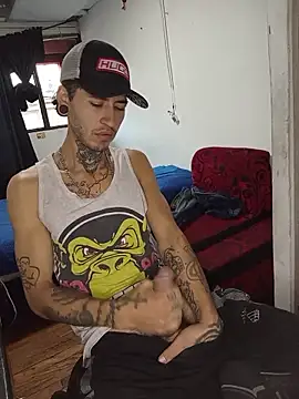 Snapshot of Tattoboy19cm chatting on 05/30/26, 10:48 Tattoboy19cm online show from 05/30/26, 10:48