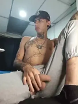 Snapshot of Tattoboy19cm chatting on 05/25/26, 12:10 Tattoboy19cm online show from 05/25/26, 12:10