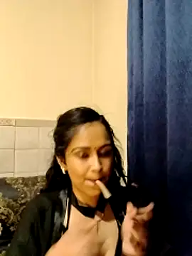 cute indianxo online show from 04/07/26, 05:15