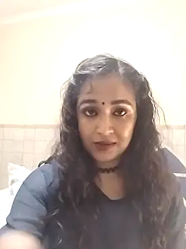 cute indianxo online show from 02/12/26, 06:40