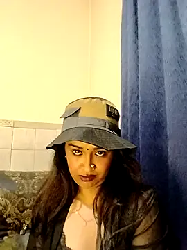 cute indianxo online show from 04/17/26, 06:00