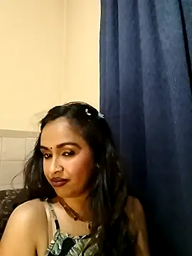 cute indianxo online show from 04/28/26, 08:13