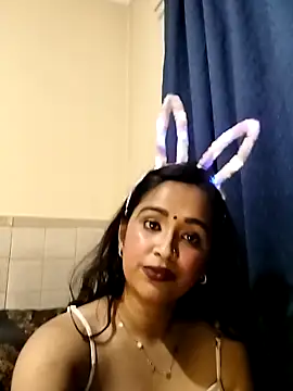 cute indianxo online show from 04/30/26, 05:53
