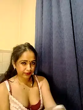 cute indianxo online show from 04/22/26, 05:20