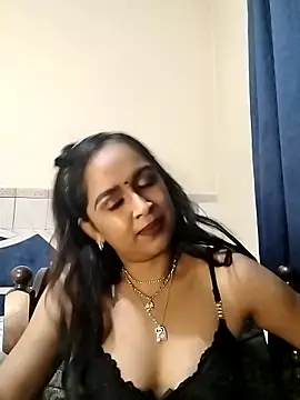 cute indianxo online show from 03/04/26, 07:32