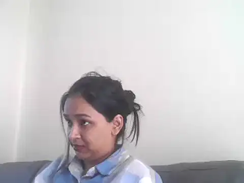 cute indianxo online show from 10/06/25, 11:44