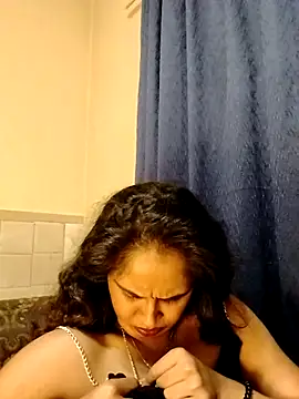 cute indianxo online show from 04/10/26, 07:21