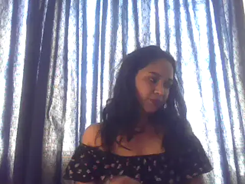 Snapshot of cute_indianxo chatting on 10/25/25, 08:35 cute indianxo online show from 10/25/25, 08:35