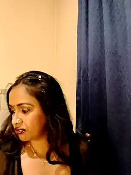 cute indianxo online show from 04/14/26, 06:24