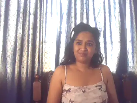 Snapshot of cute_indianxo chatting on 11/12/25, 08:40 cute indianxo online show from 11/12/25, 08:40