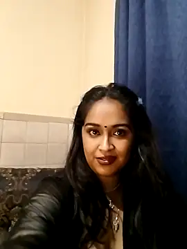 cute indianxo online show from 03/18/26, 07:37