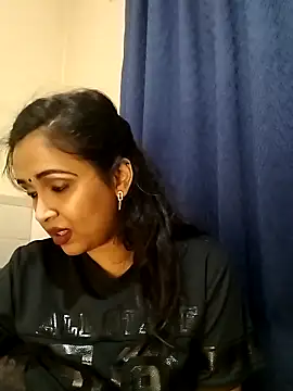 cute indianxo online show from 03/10/26, 07:40