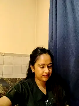 cute indianxo online show from 04/12/26, 07:06