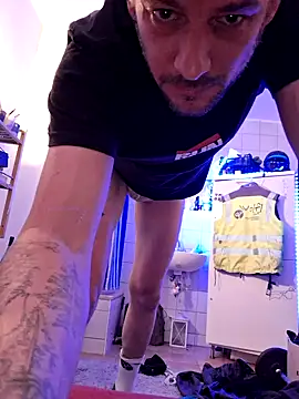 Snapshot of a7ex chatting on 12/14/24, 08:51 a7ex online show from 12/14/24, 08:51