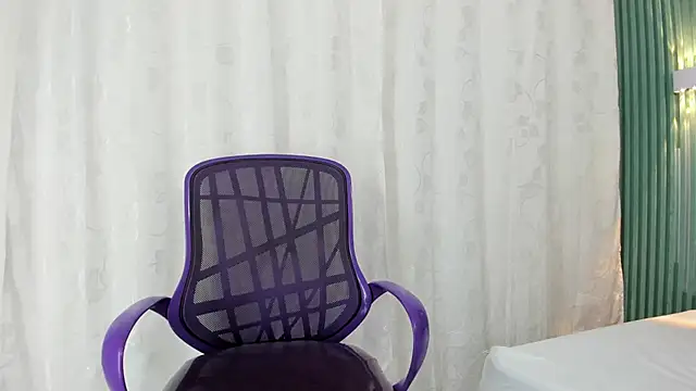 Shirly cooper  online show from 11/20/25, 09:58