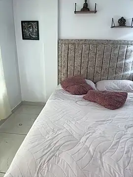 Snapshot of EmiilyEvans_ chatting on 09/18/25, 07:50 EmiilyEvans online show from 09/18/25, 07:50