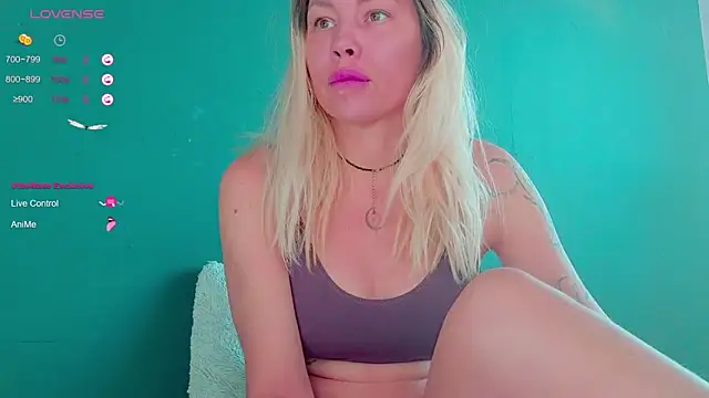 frankiefoxie  online show from 10/19/25, 02:36