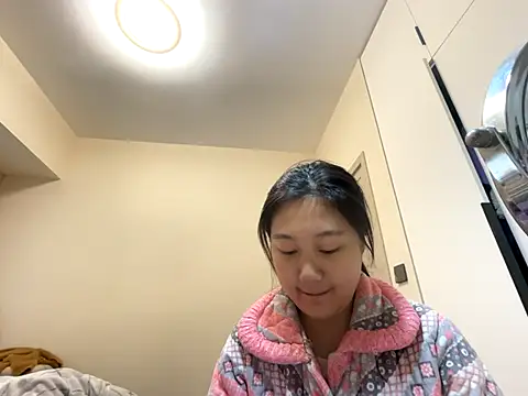 xena0501 online show from 12/15/25, 08:20