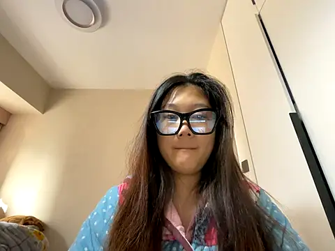 xena0501 online show from 12/18/25, 06:51