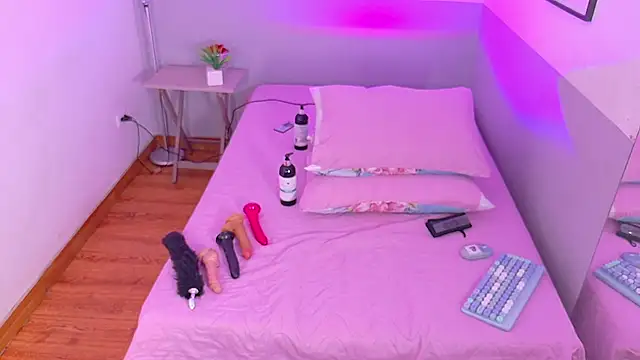 cutepetitee online show from 12/03/25, 07:35