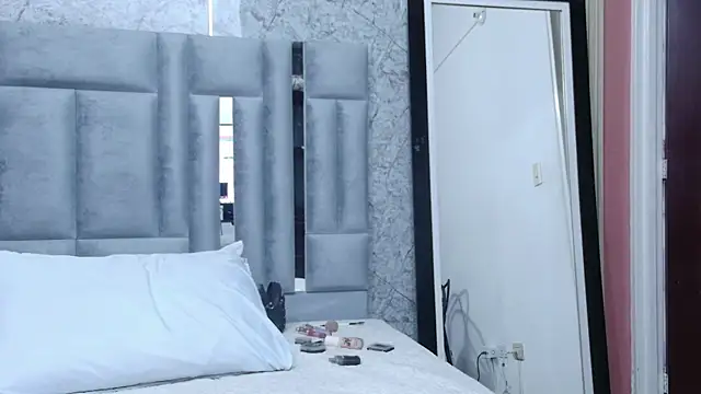 cutepetitee online show from 11/01/25, 07:19