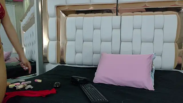 cutepetitee online show from 11/16/25, 08:02