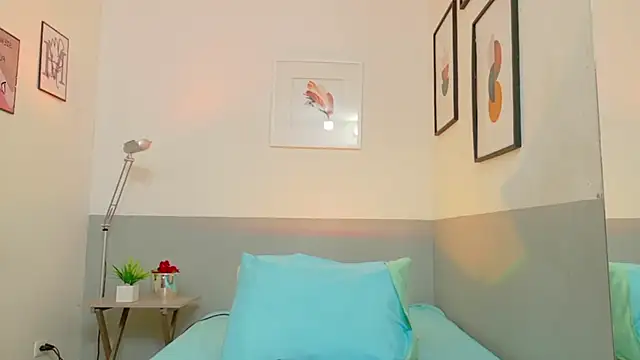 cutepetitee online show from 10/16/25, 08:06