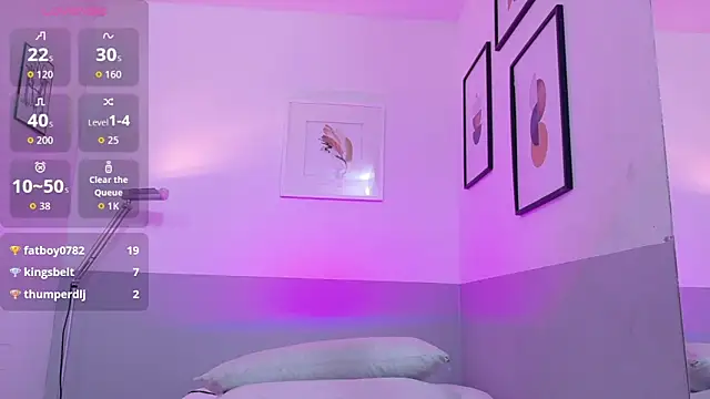 cutepetitee online show from 03/24/26, 07:47