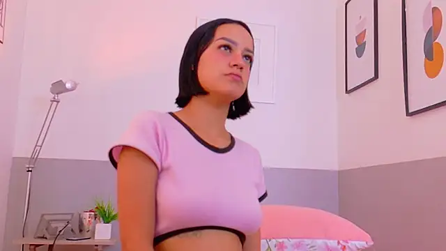 cutepetitee online show from 11/26/25, 07:58