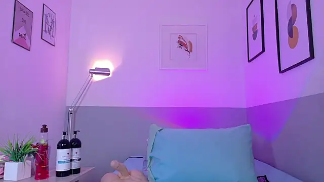 cutepetitee online show from 04/09/26, 07:31