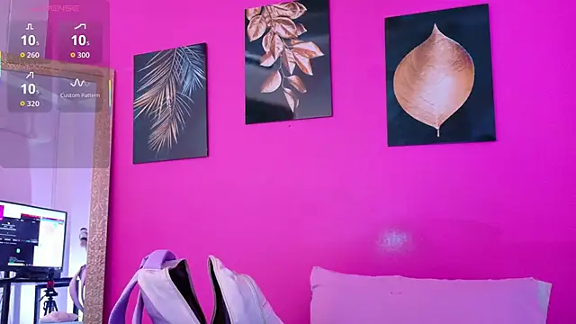 cutepetitee online show from 09/30/25, 07:53