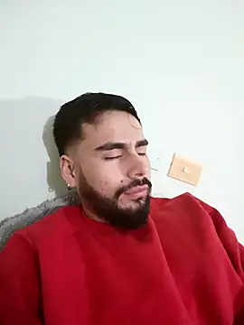 Snapshot of Maximiliano444 chatting on 10/10/25, 02:01 Maximiliano444 online show from 10/10/25, 02:01