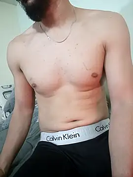 Snapshot of Maximiliano444 chatting on 11/04/25, 12:58 Maximiliano444 online show from 11/04/25, 12:58