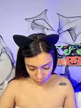 AmaiaSalvatore online show from 11/01/25, 09:08