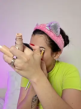 AmaiaSalvatore online show from 10/03/25, 08:21