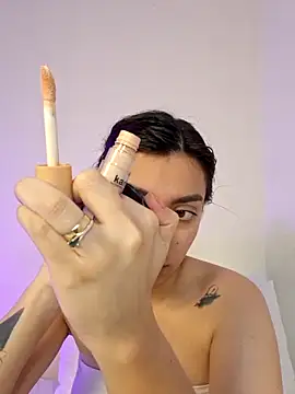 AmaiaSalvatore online show from 10/19/25, 08:11