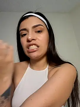 AmaiaSalvatore online show from 09/10/25, 09:03